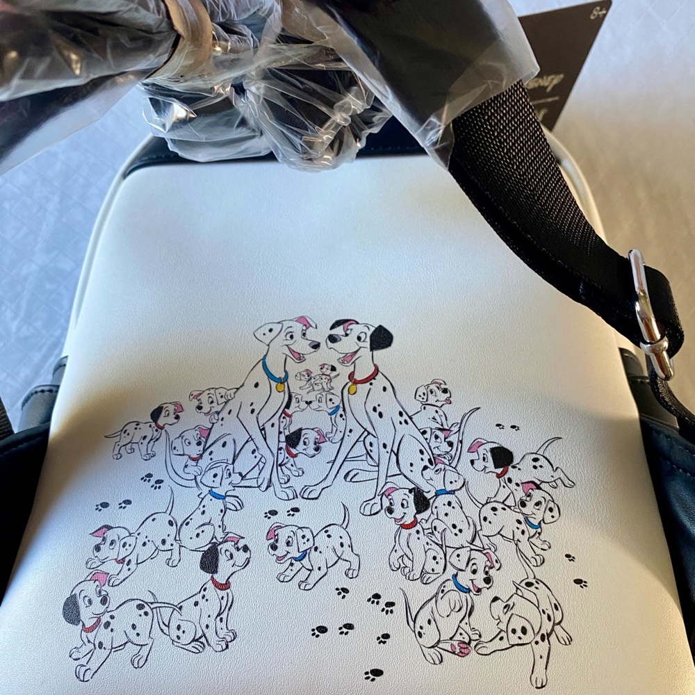 NWT Disney Loungefly 101 Dalmatians Backpack - Picture 5 of 8